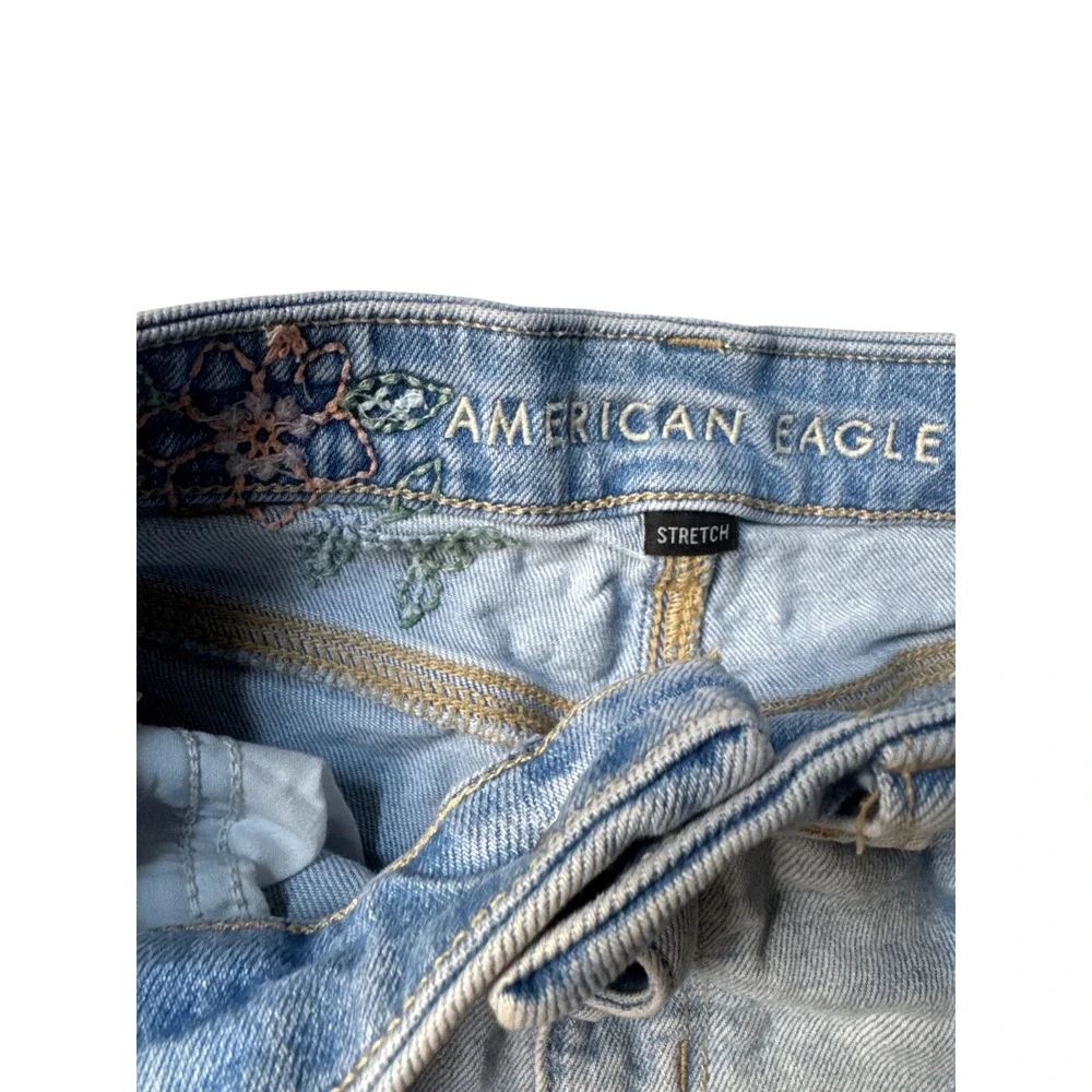 American Eagle Stretch Mom Shorts Distressed Cuffed Denim Soft Girl Summer Sz 00